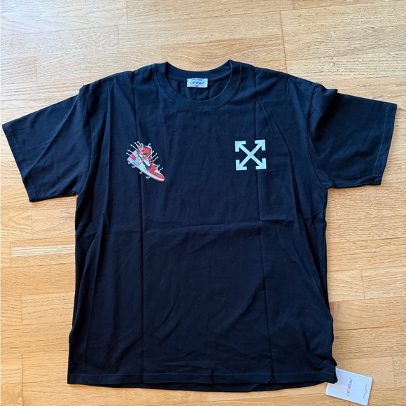 🔥 Off-White x Air Jordan Tee 🔥
Size: Large
Condition: New - Picture 1 of 3